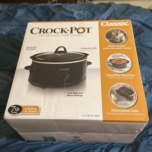 Brand New in box Crock pot